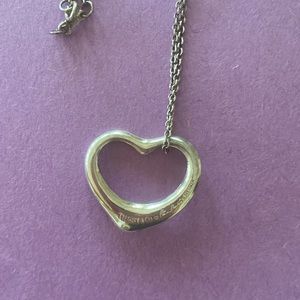❤️Tiffany open heart necklace. Large ❤️. Needs polishing. Good condition.